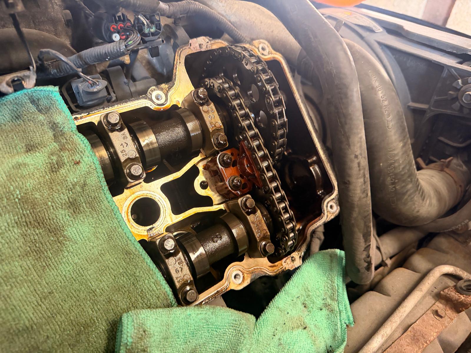 Camshaft carrier and chain run during strip-down